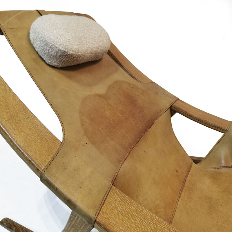 Vintage leather and oakwood lounge chair "Hholmenkollenjren" by Arne Tidemand Ruud for Norcraft, Norway
