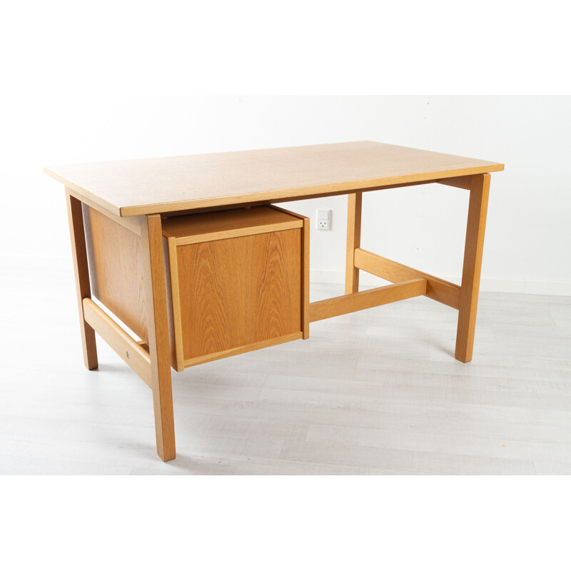 Vintage oak desk "Ge 125" by Hans J. Wegner for Getama, Denmark 1970