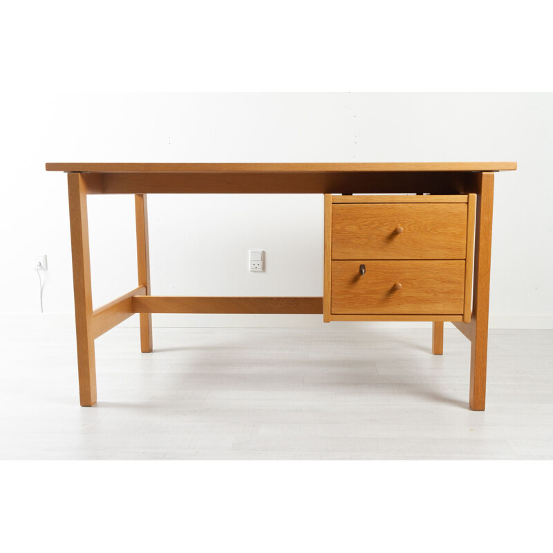 Vintage eikenhouten bureau "Ge 125" van Hans J. Wegner voor Getama, Denemarken 1970