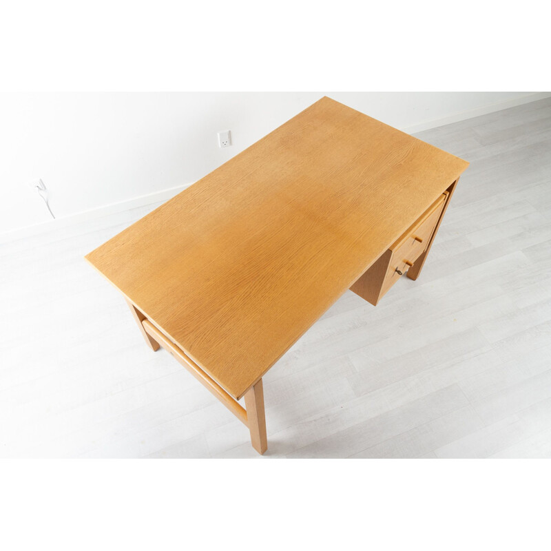 Vintage eikenhouten bureau "Ge 125" van Hans J. Wegner voor Getama, Denemarken 1970