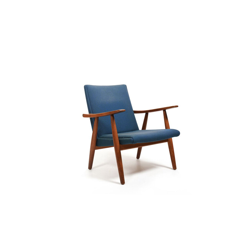 Vintage Ge-260 armchair in oakwood by Hans J. Wegner for Getama, Denmark 1950s