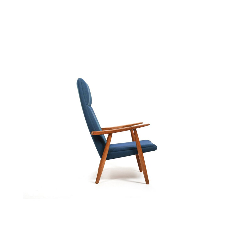 Vintage Ge-260 high back armchair in oakwood by Hans J. Wegner for Getama, Denmark 1950s