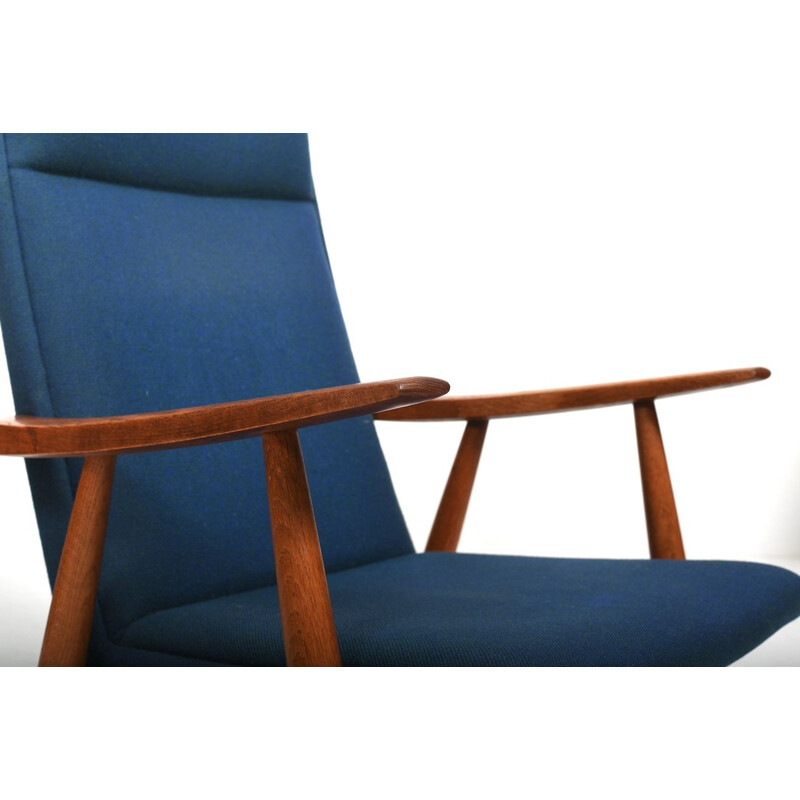 Vintage Ge-260 high back armchair in oakwood by Hans J. Wegner for Getama, Denmark 1950s