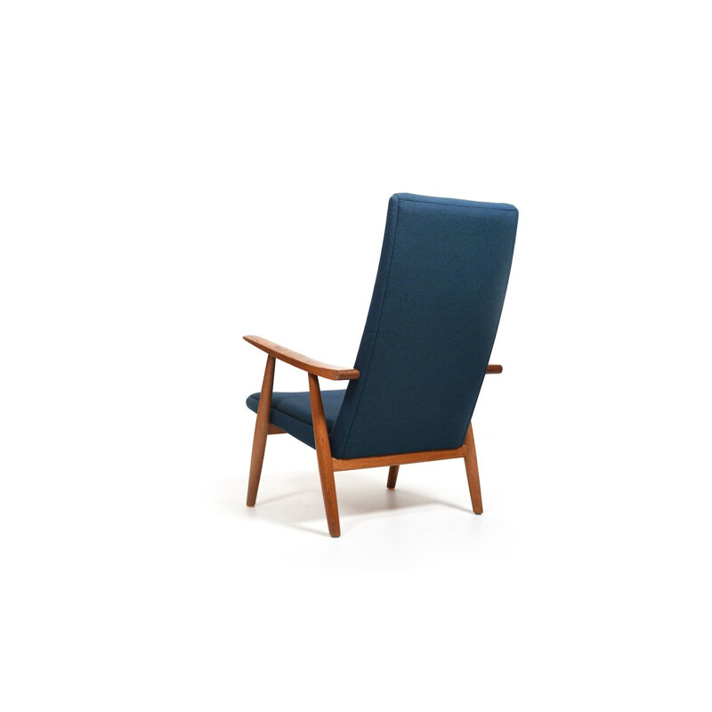 Vintage Ge-260 high back armchair in oakwood by Hans J. Wegner for Getama, Denmark 1950s
