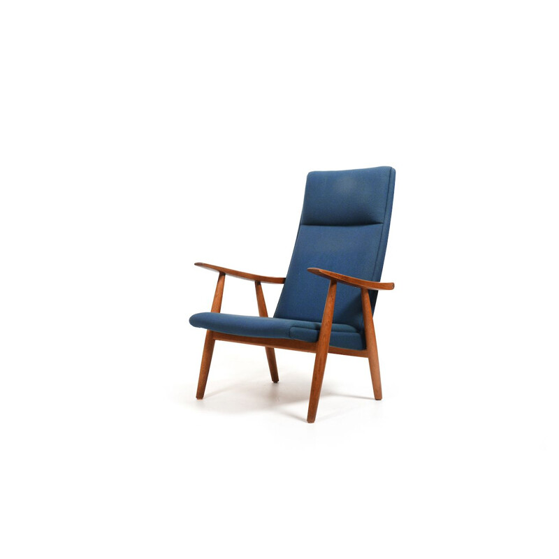 Vintage Ge-260 high back armchair in oakwood by Hans J. Wegner for Getama, Denmark 1950s