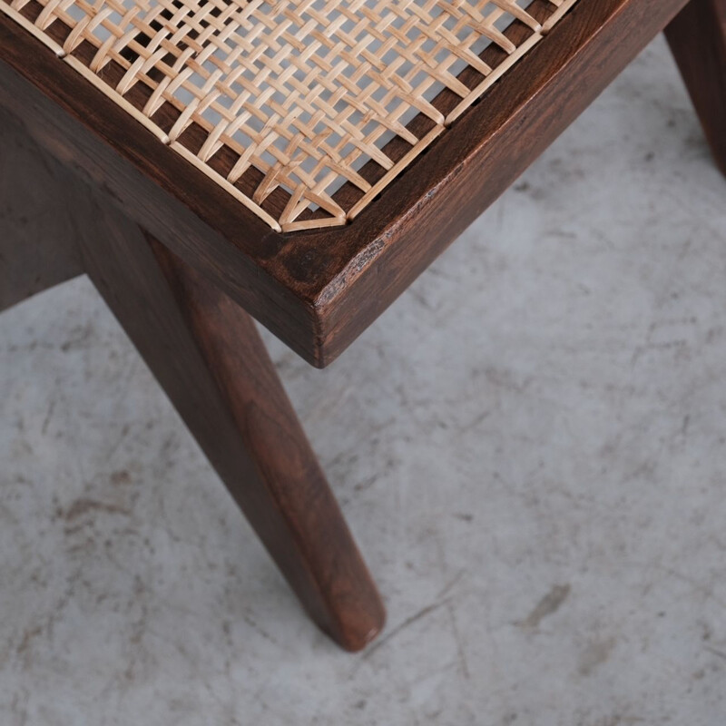 Paar vintage teakhouten krukjes "Pj-Si-34-A" van Pierre Jeanneret, India 1960