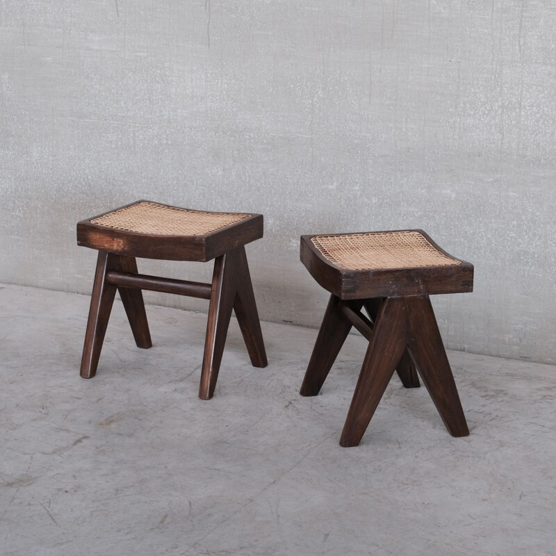 Paar Vintage-Teakholzhocker "Pj-Si-34-A" von Pierre Jeanneret, Indien 1960