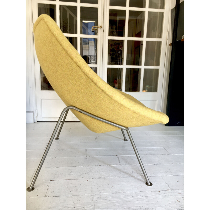 Vintage Oyster armchair by Pierre Paulin