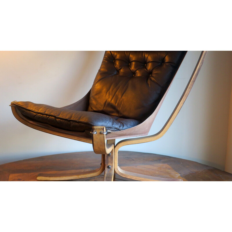 Vintage dark brown leather patinated Falcon armchair by Sigurd Ressell for Vatne Mobler, Norway 1970s