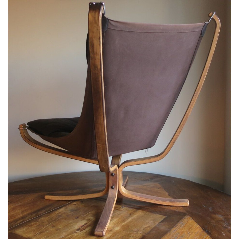 Vintage dark brown leather patinated Falcon armchair by Sigurd Ressell for Vatne Mobler, Norway 1970s