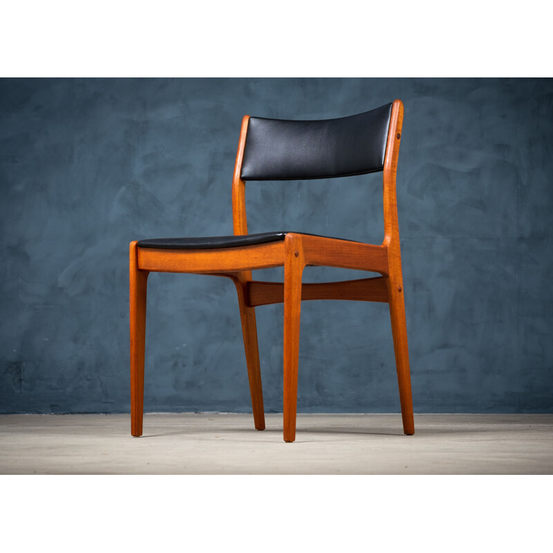 Set of 6 vintage dining chairs in teak and black leatherette by Johannes Andersen for Uldum Møbelfabrik