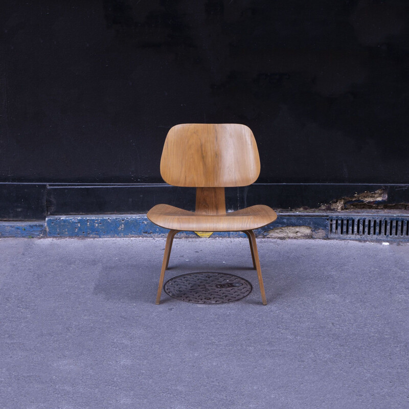 Vintage Lcw oakwood chair by Charles & Ray Eames for Herman Miller, 1950