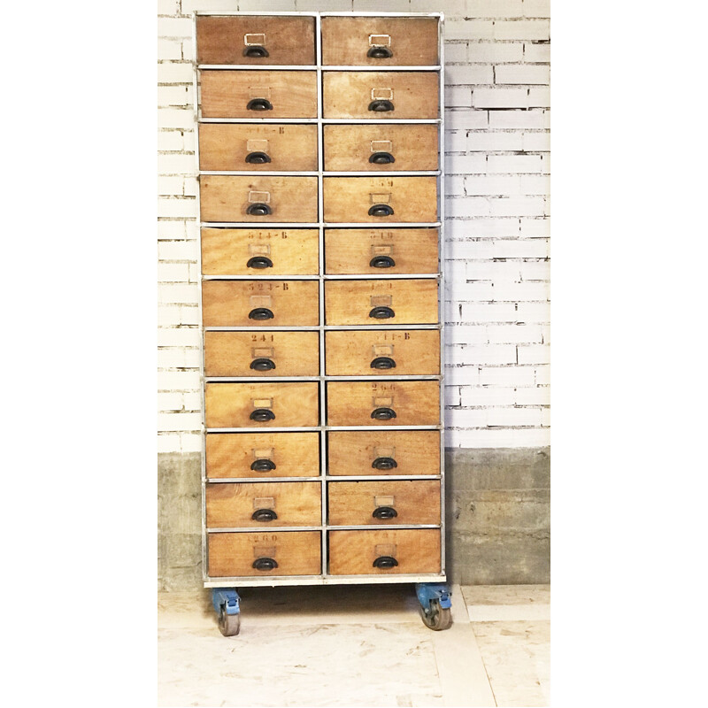 Vintage light wood chest of drawers