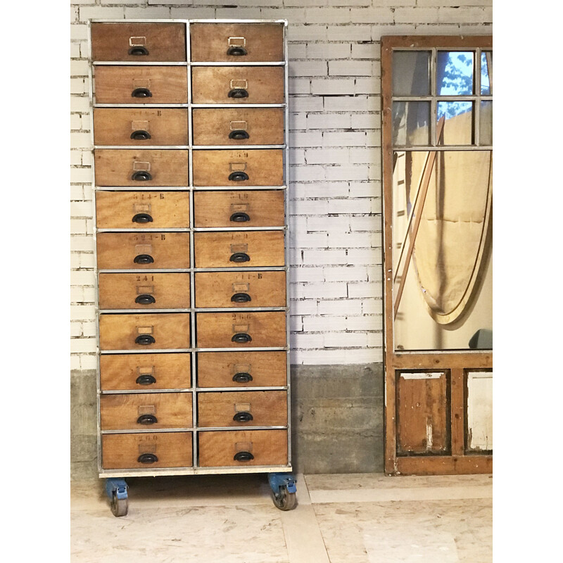 Vintage light wood chest of drawers