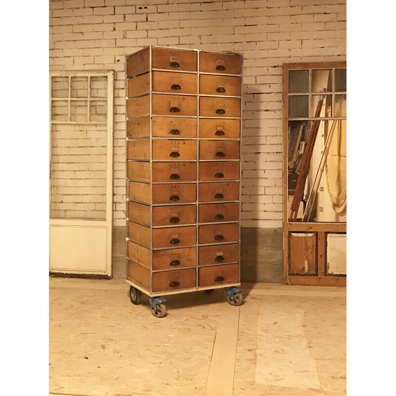 Vintage light wood chest of drawers