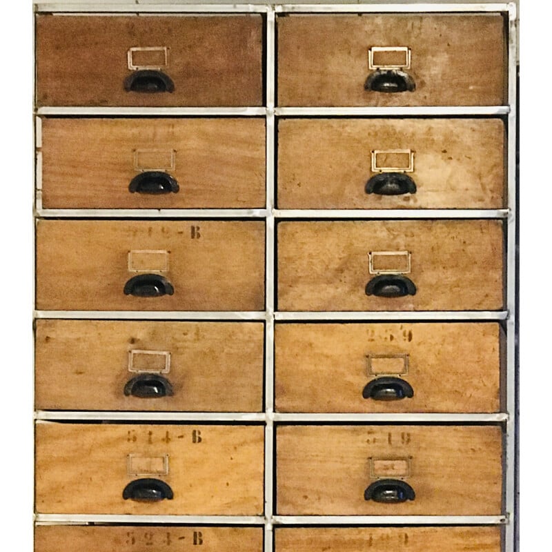 Cassettiera vintage in legno chiaro
