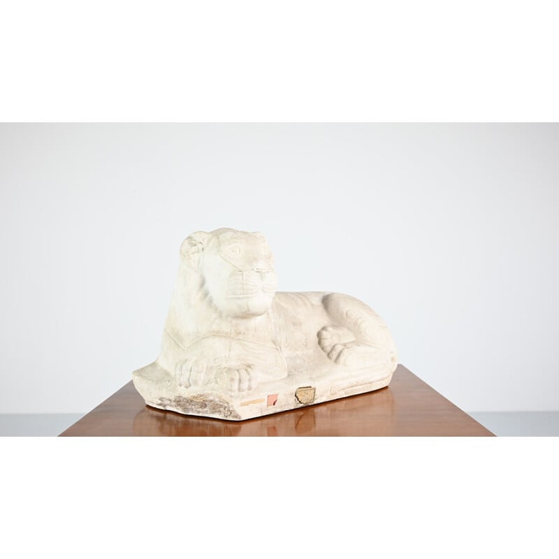 Vintage recumbent lion in plaster, France 1970