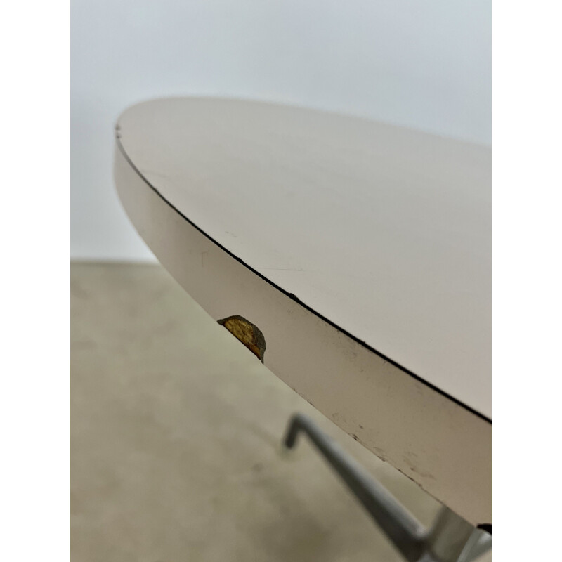 Table vintage blanche par Charles&Ray Eames pour Icf, 1970