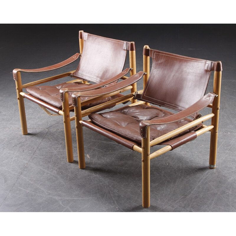 Pair of safari armchairs "Scirocco" in oak, Arne NORELL - 1960s