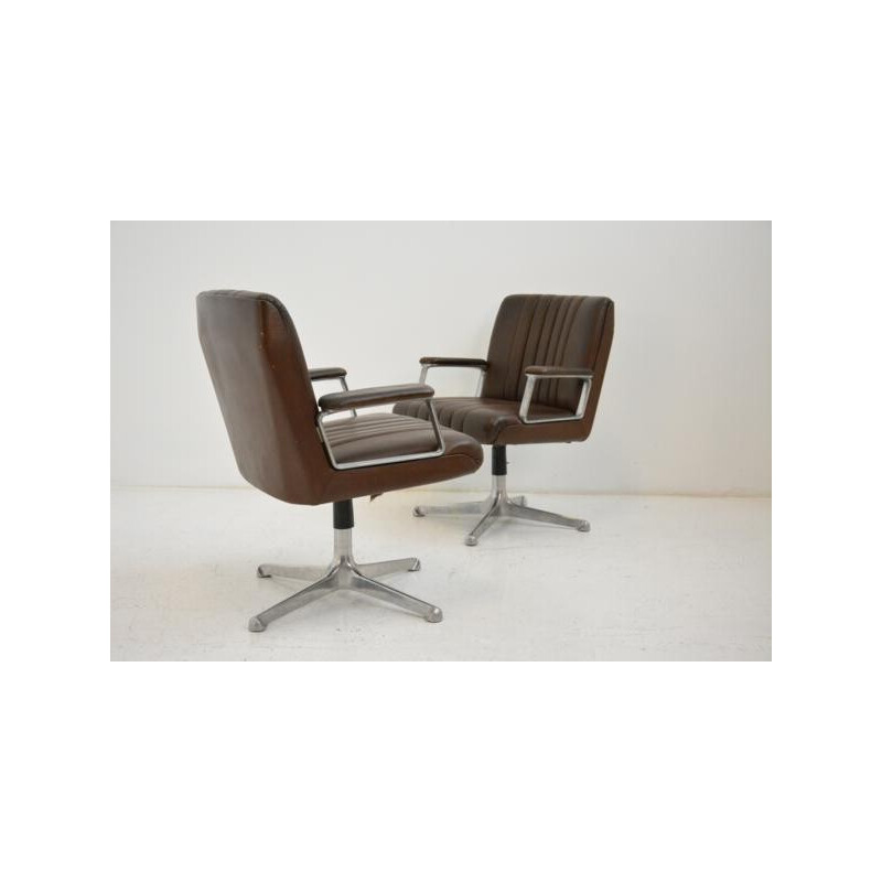 Paire de fauteuils en cuir brun, Osvaldo BORASNI - 1960