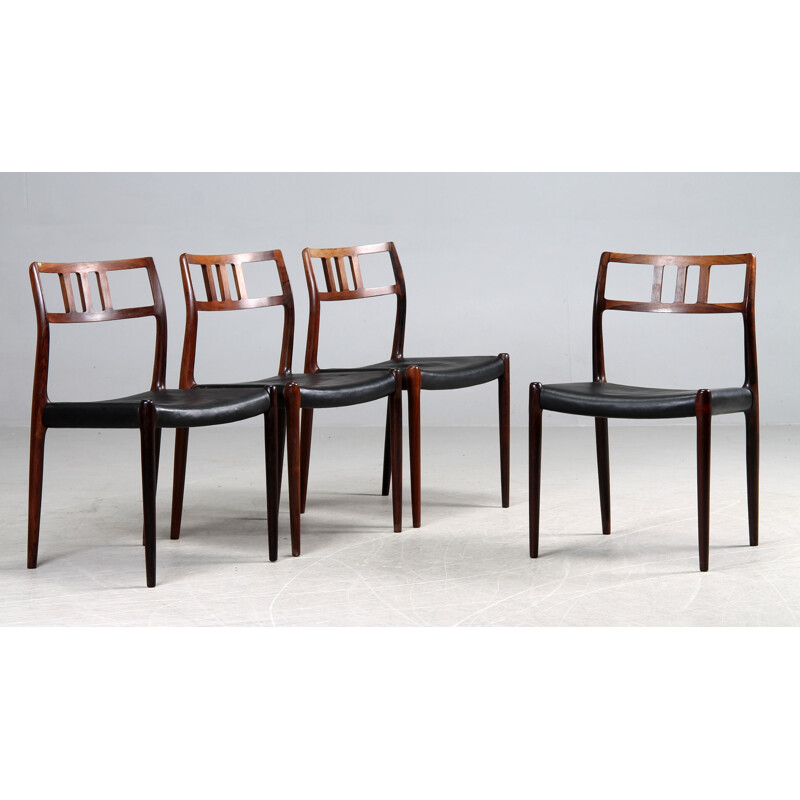 Set of 4 chairs "64" in rosewood, Niel O MOLLER - 1960s