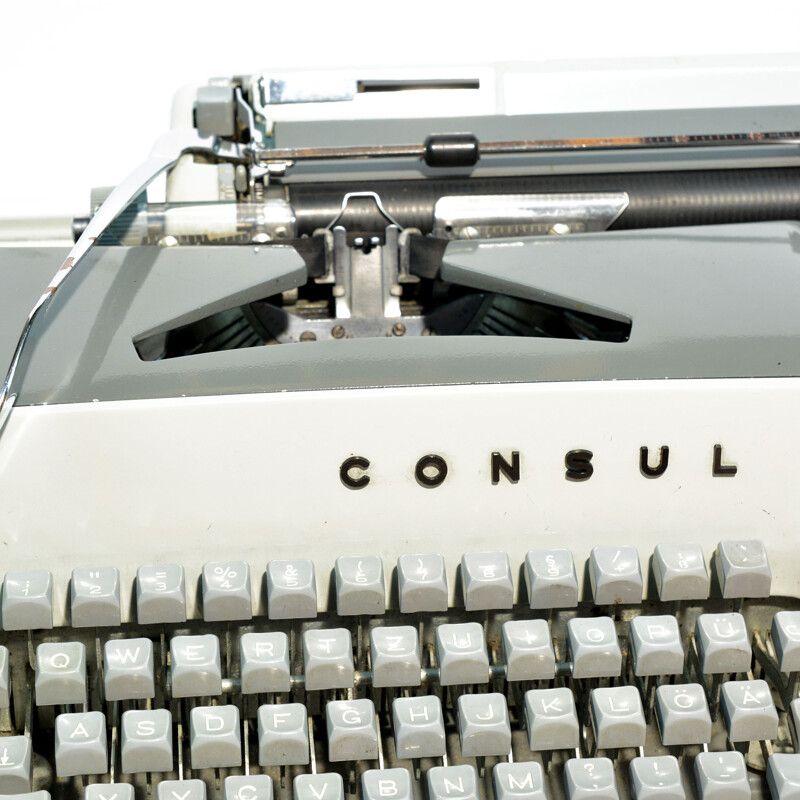 Máquina de escribir antigua tipo 221, Checoslovaquia 1960