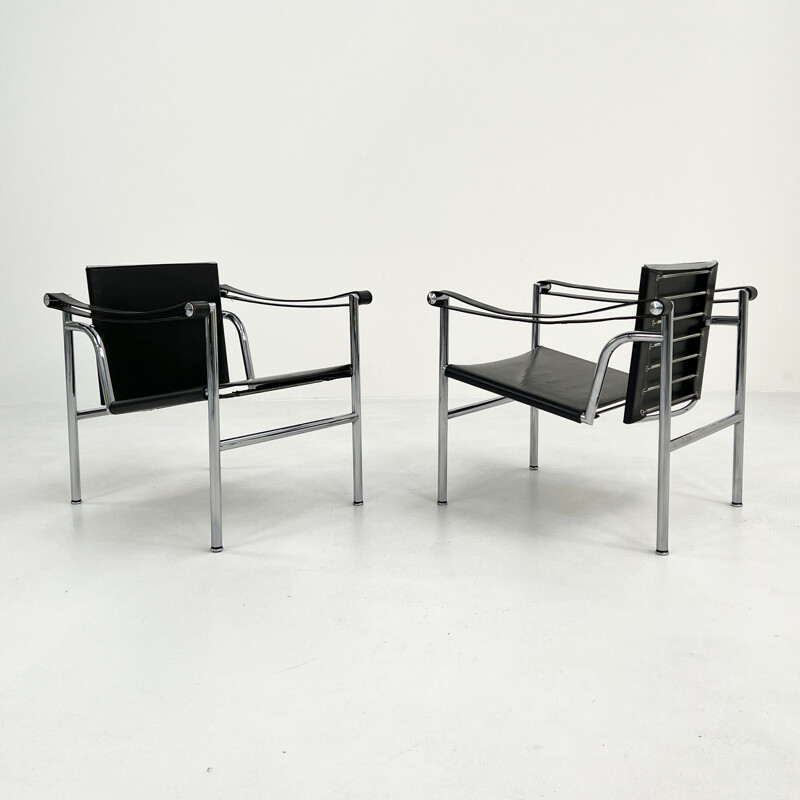 Pair of vintage Lc1 armchairs in black leather by Le Corbusier for Cassina, 1970s