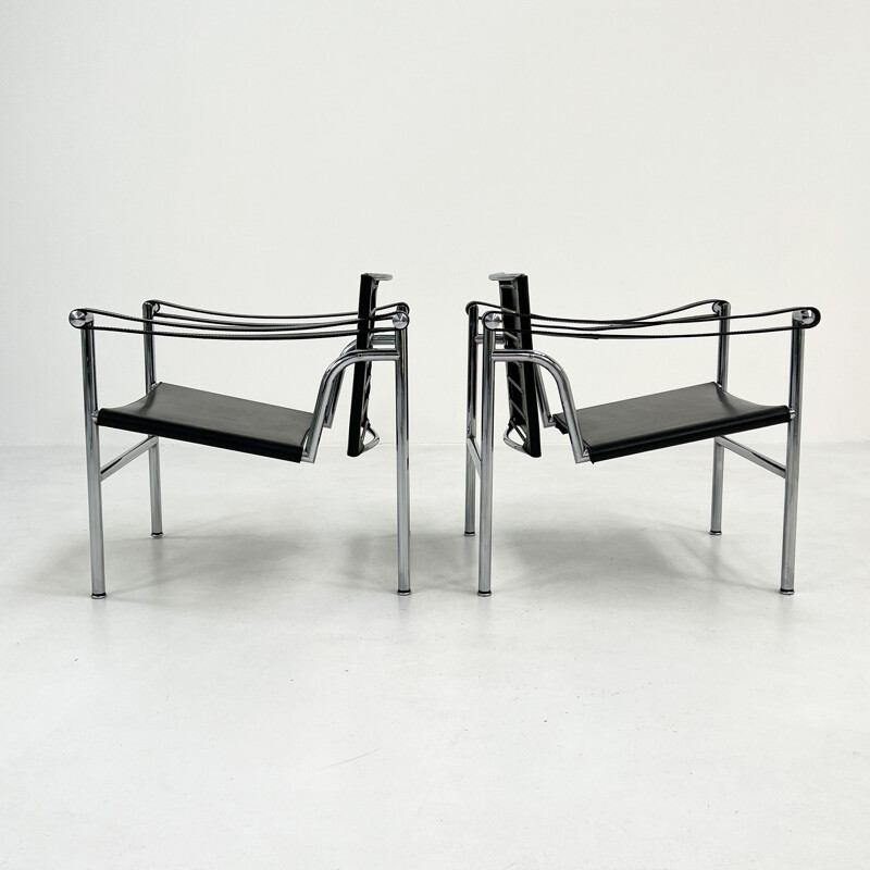 Pair of vintage Lc1 armchairs in black leather by Le Corbusier for Cassina, 1970s