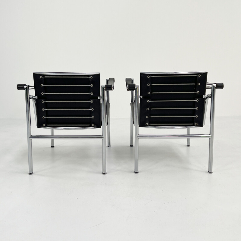 Pair of vintage Lc1 armchairs in black leather by Le Corbusier for Cassina, 1970s