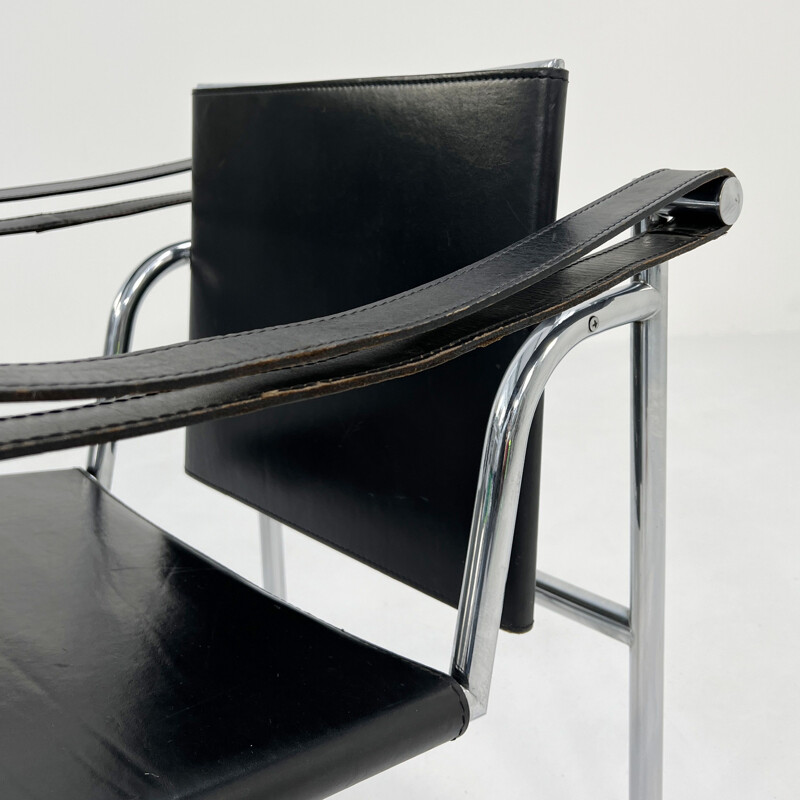 Pair of vintage Lc1 armchairs in black leather by Le Corbusier for Cassina, 1970s