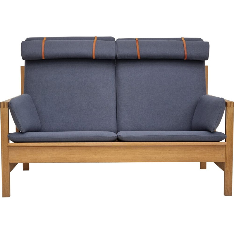 Danish vintage sofa model 2252 in oakwood and furniture wool by Børge Mogensen, 1970s