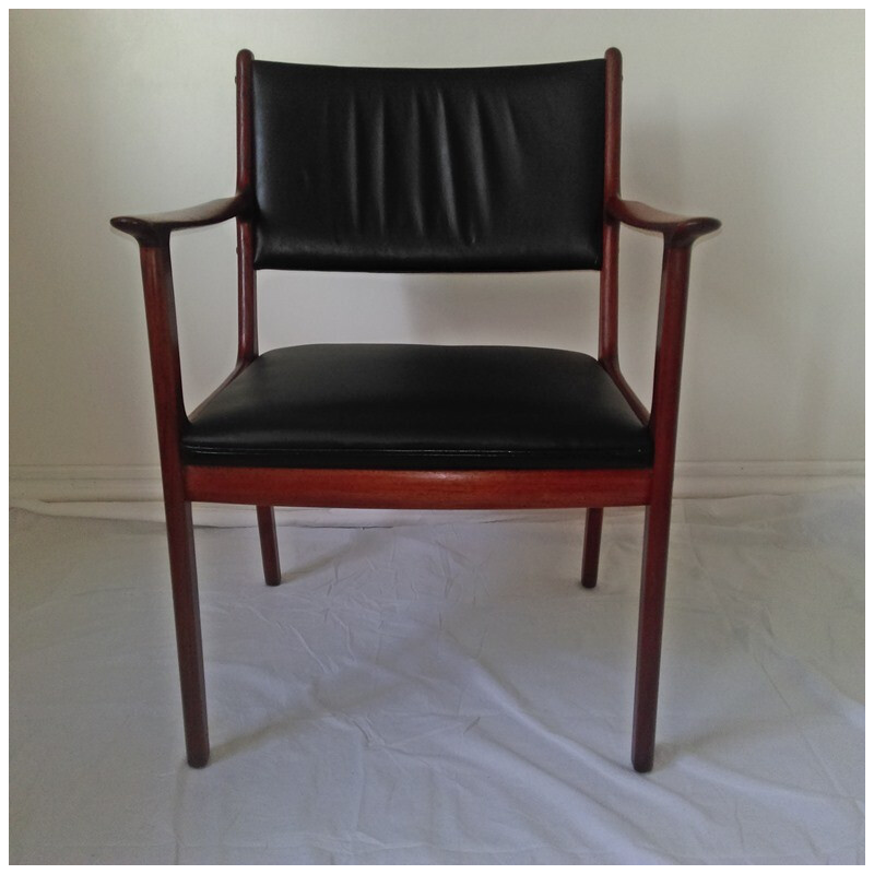 Fauteuil "P412" P. Jeppesen en palissandre et cuir noir, Ole WANSCHER - 1960