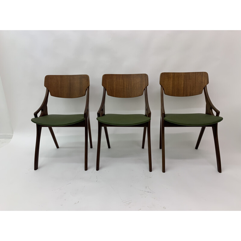 Juego de 3 sillas vintage de madera de Arne Hovmand Olsen, Dinamarca 1950