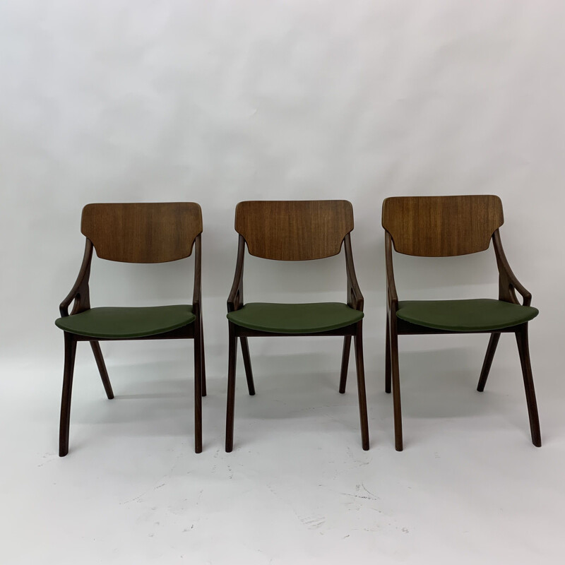 Set of 3 vintage wooden chairs by Arne Hovmand Olsen, Denmark 1950