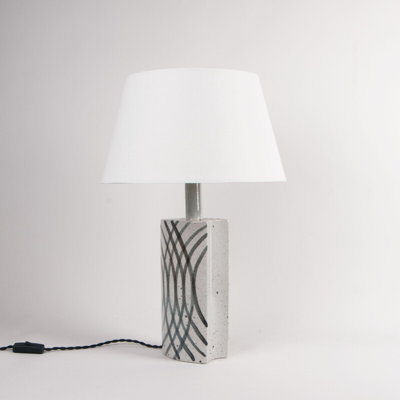Lámpara de mesa vintage blanca con decoración negra a mano alzada de Per Linnemann-Schmidt, Dinamarca 1960