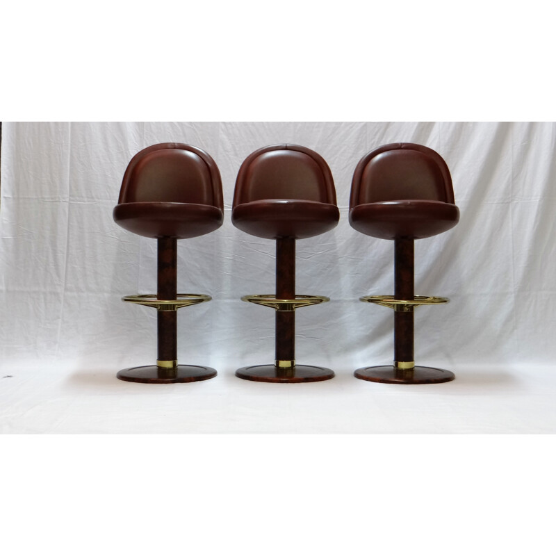 Set of 3 bar stools in red leather and brass - 1970s