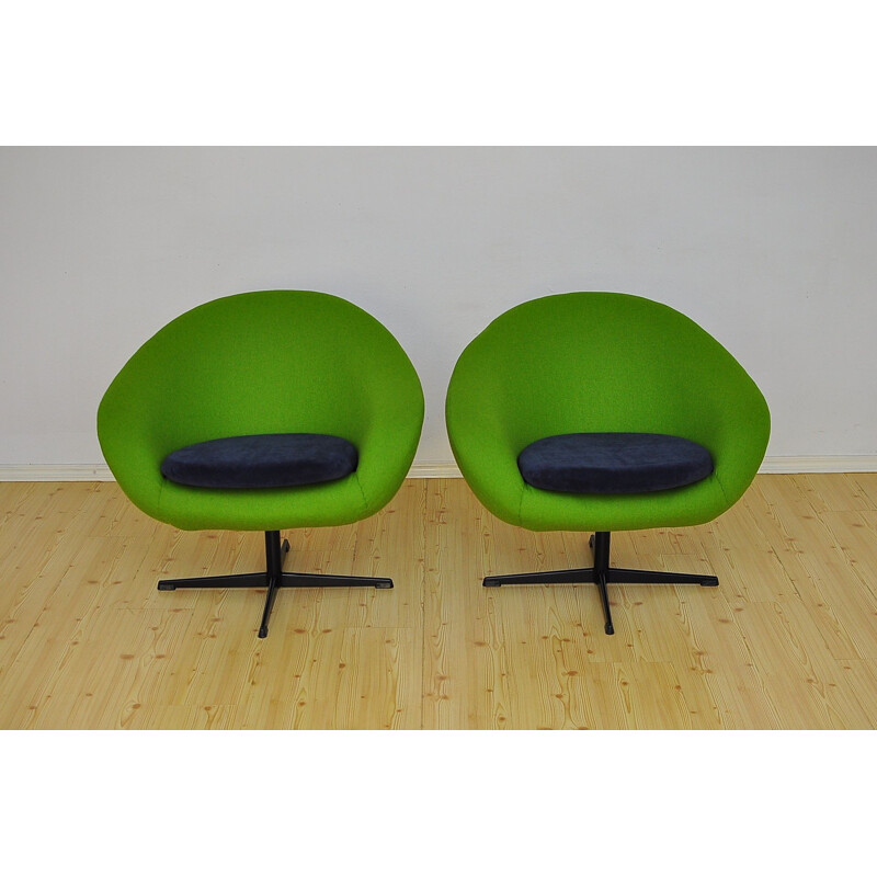 Pair of vintage Shell green wool armchairs on a swivel leg, 1960s