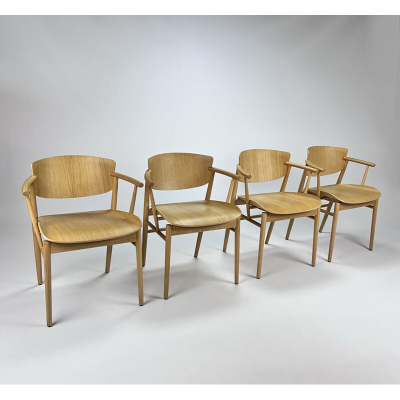 Ensemble de 4 chaises vintage N01 de Nendo et Fritz Hansen