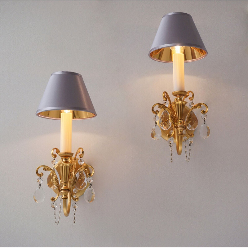 Pair of vintage wall lamps in gilded brass and crystals by Sciolari, Italy 1970