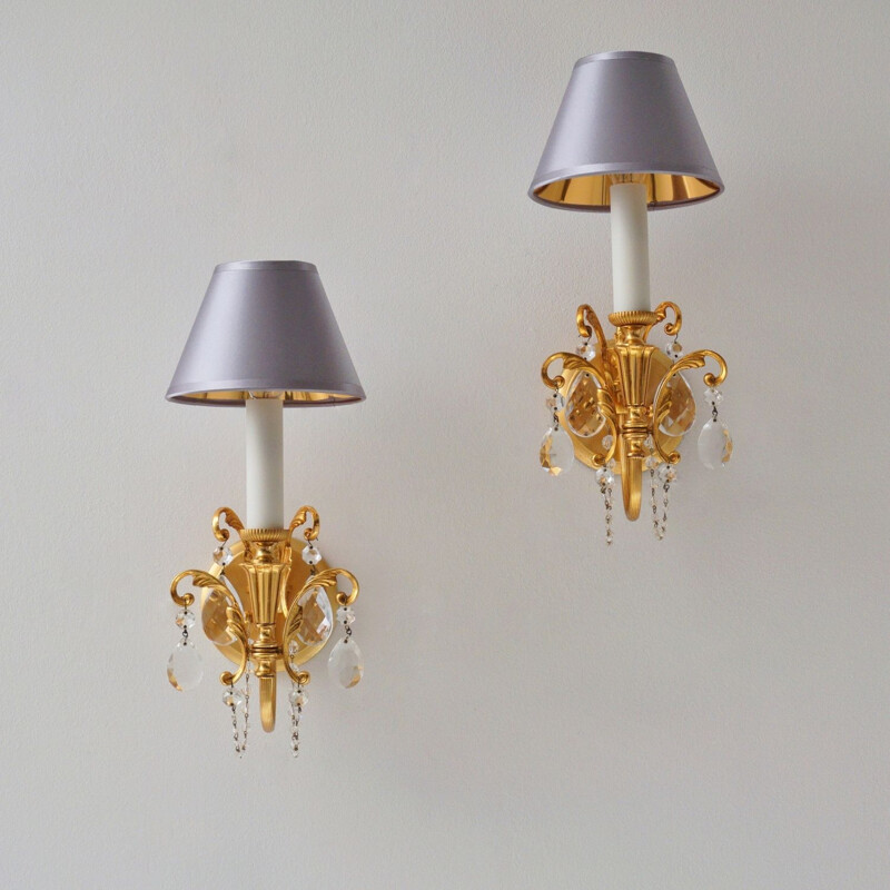 Pair of vintage wall lamps in gilded brass and crystals by Sciolari, Italy 1970
