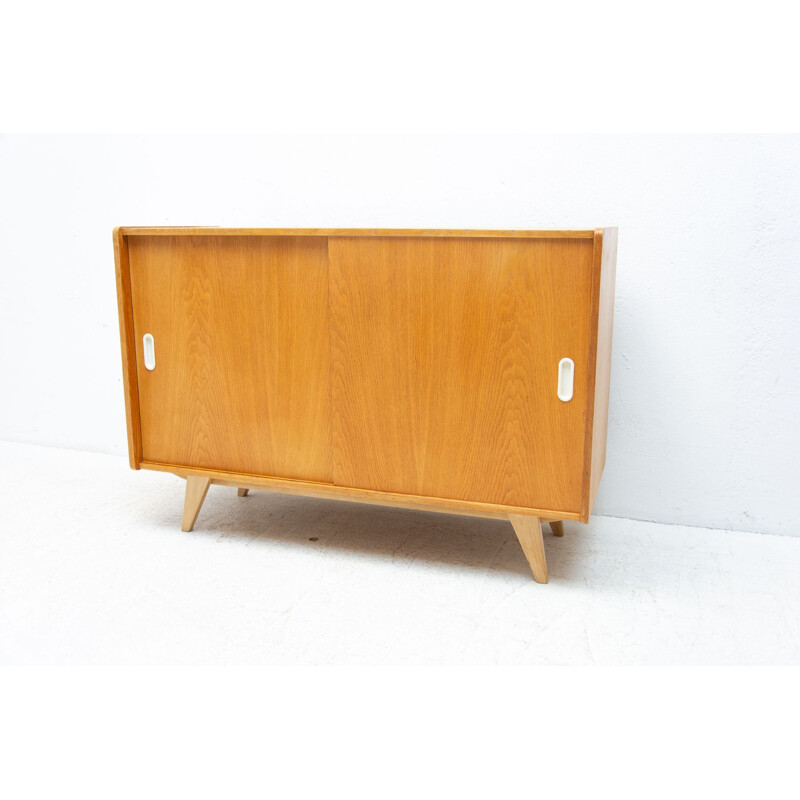 Vintage oak U-452 sideboard by Jiří Jiroutek, Czechoslovakia 1960