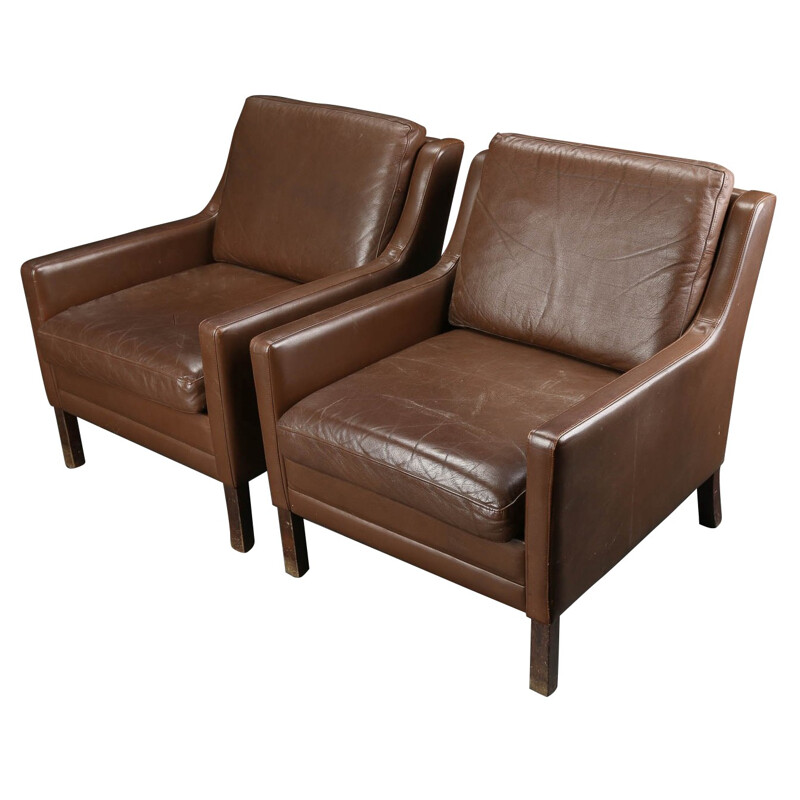 Paire de fauteuils Scandinaves en cuir marron - années 60