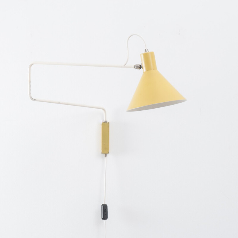 Anvia "Paperclip" wall lamp in light yellow metal, J.J.M. HOOGERVORST - 1950s
