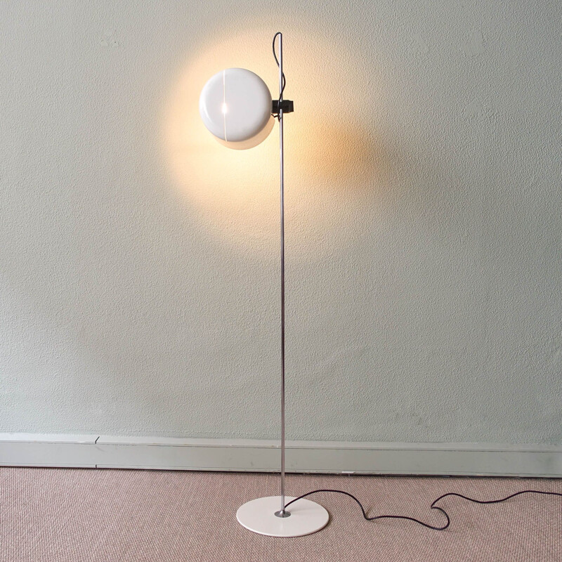 Vintage gelakt metalen vloerlamp van Joe Colombo voor Oluce, Italië 1967