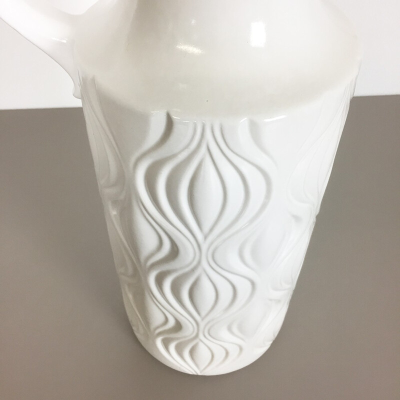 Vase en porcelaine blanche - 1970