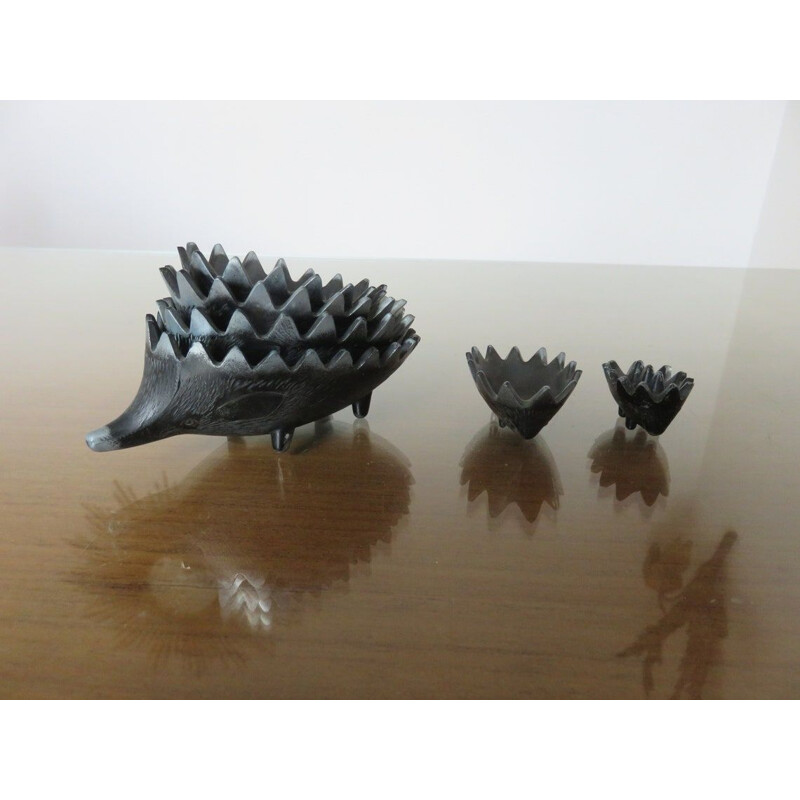 Vintage stackable hedgehog ashtrays by Walter Bosse, 1950