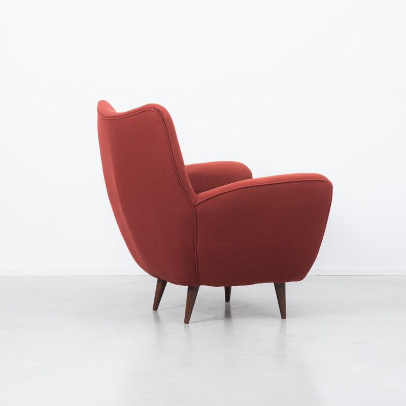 Paire de fauteuils italiens en bois et tissu rouge - 1960