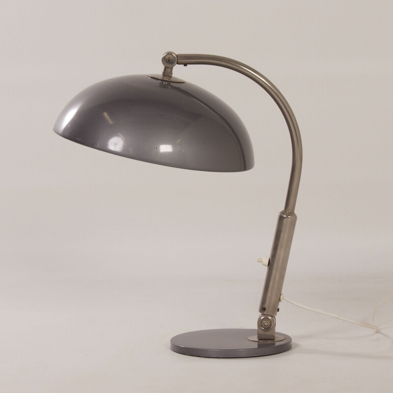 Lampada da tavolo vintage modello 144 in metallo e alluminio di H. Busquet per Hala, 1950