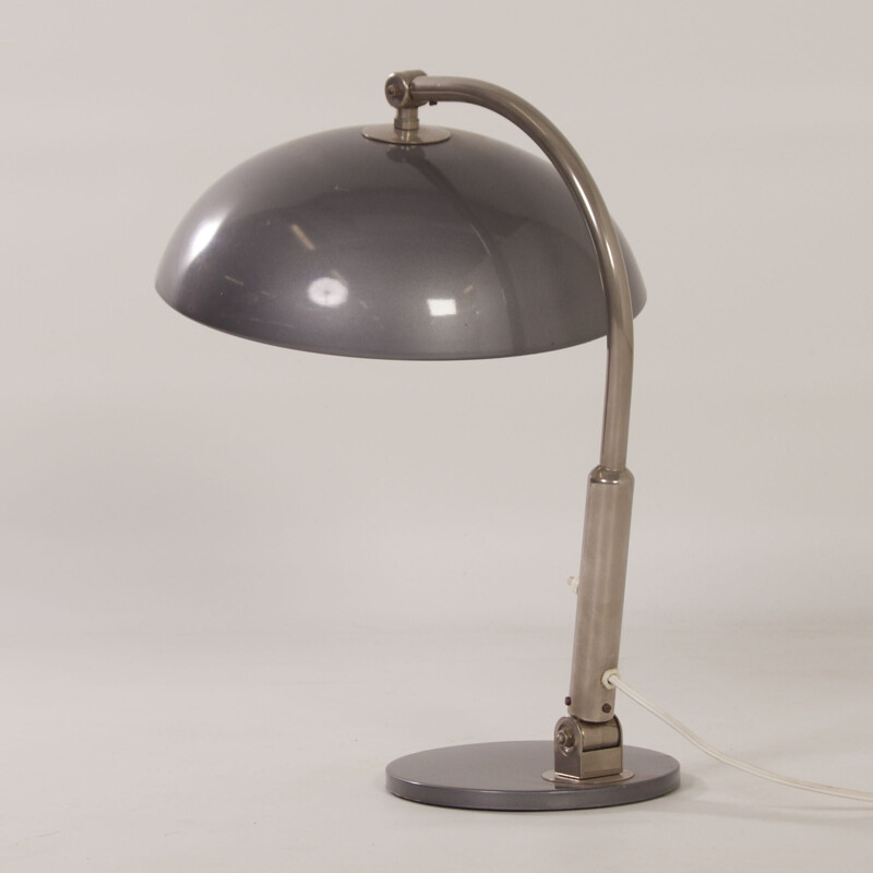 Lampada da tavolo vintage modello 144 in metallo e alluminio di H. Busquet per Hala, 1950