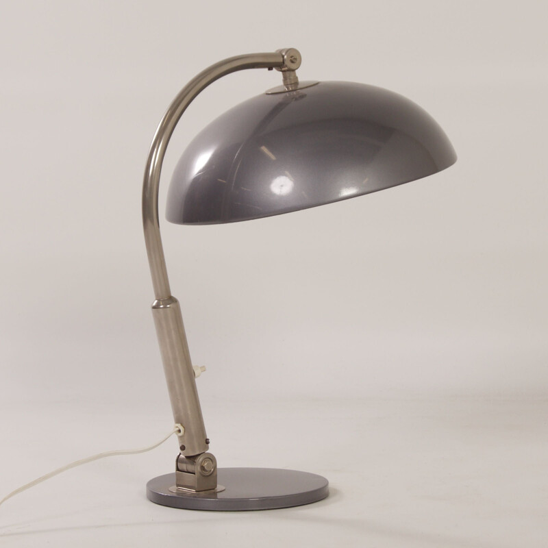Lampada da tavolo vintage modello 144 in metallo e alluminio di H. Busquet per Hala, 1950